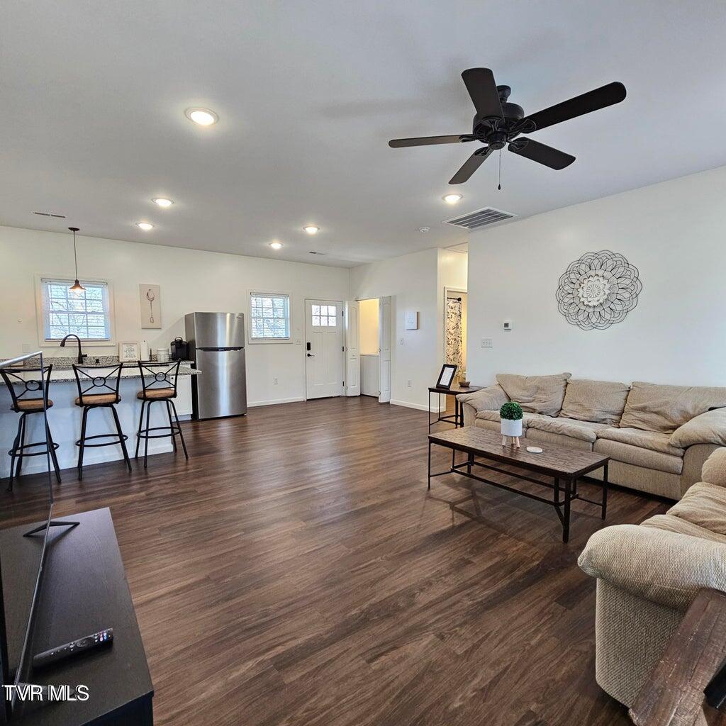 216 McKinley Church Road Johnson City, TN 37604 - Photo 4 of 32 20240229001849440530000000-o