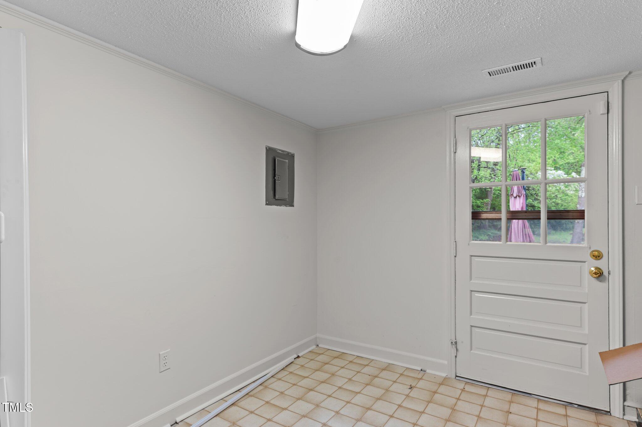 505 Forest Road Oxford, NC 27565 - Photo 17 of 31 a view of room and window