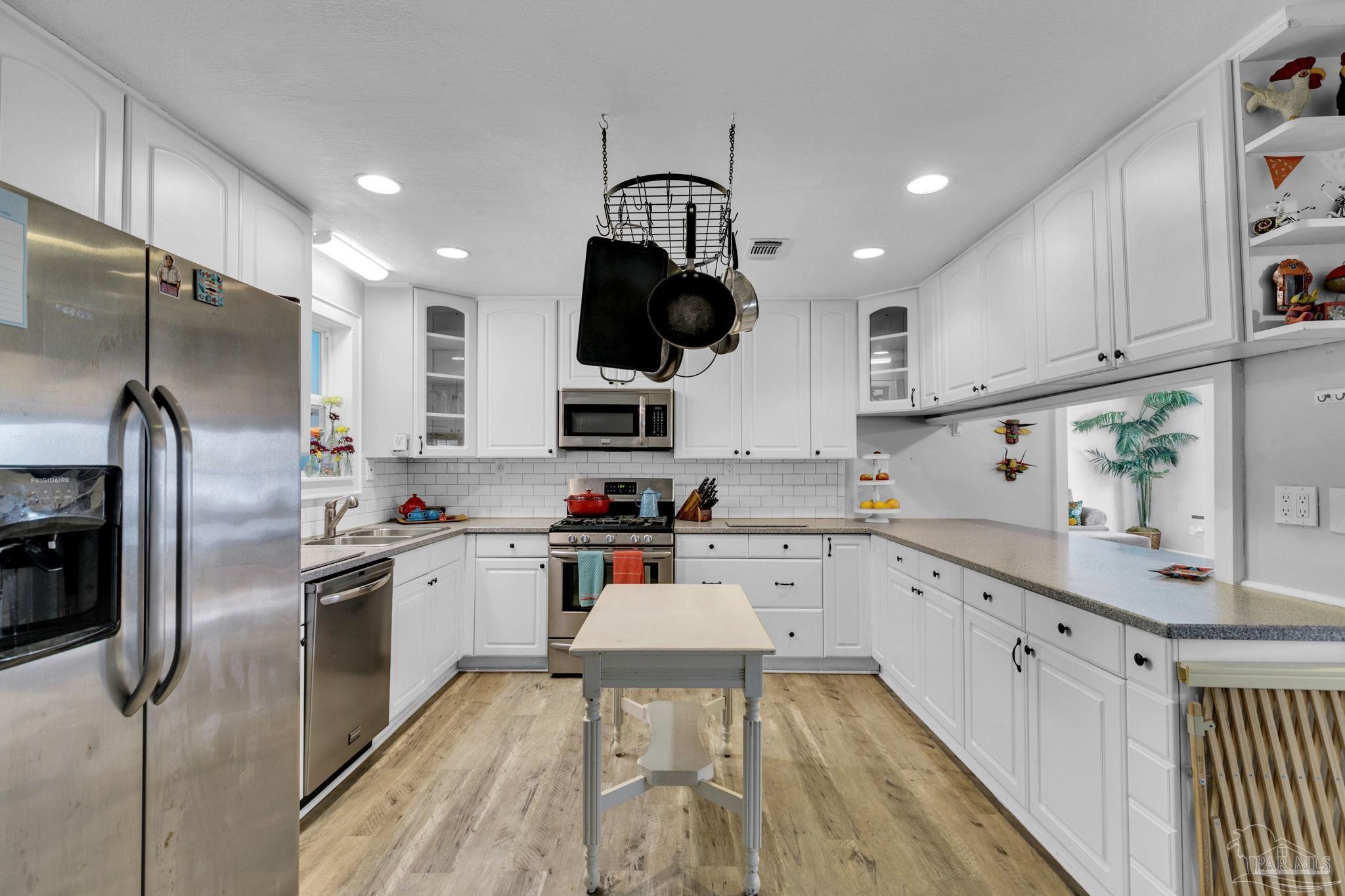5507 Avon Road Pensacola, FL 32507 - Photo 11 of 45 Gallery Image 11