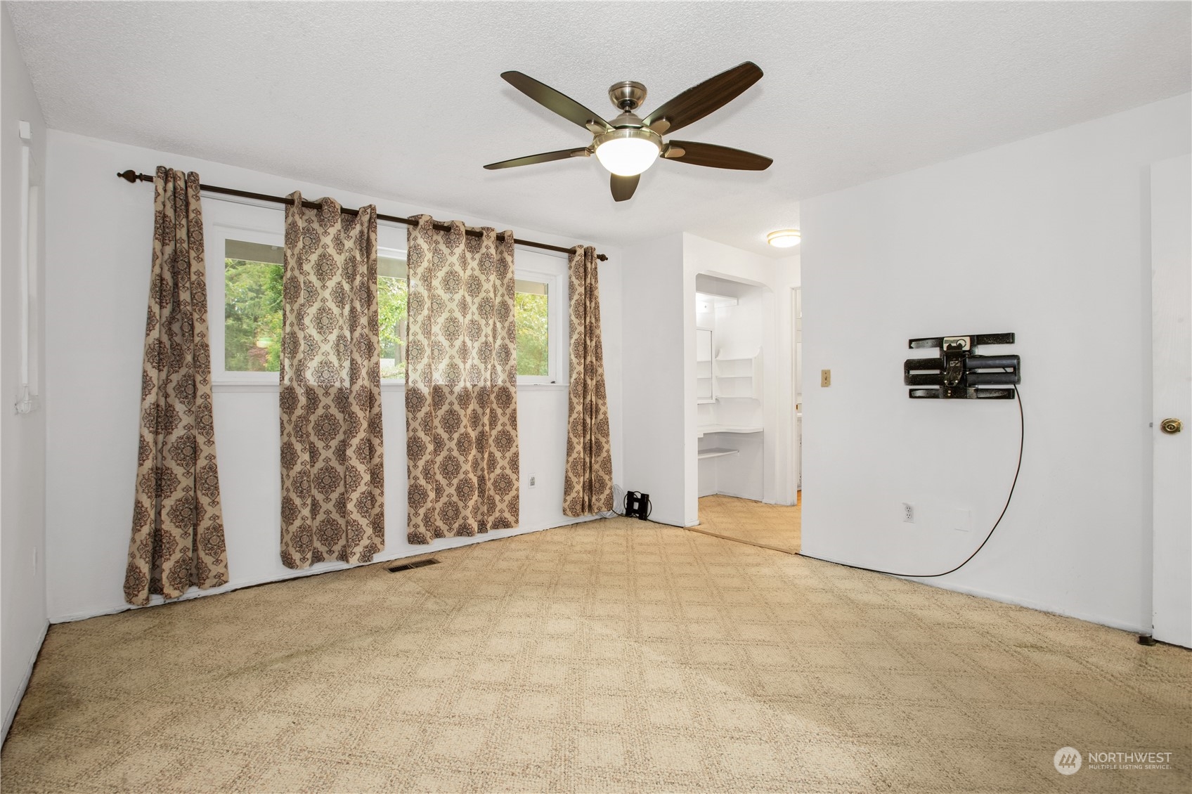 10907 Idlewild Road Southwest Lakewood, WA 98498 - Photo 6 of 18 Gallery Image 6