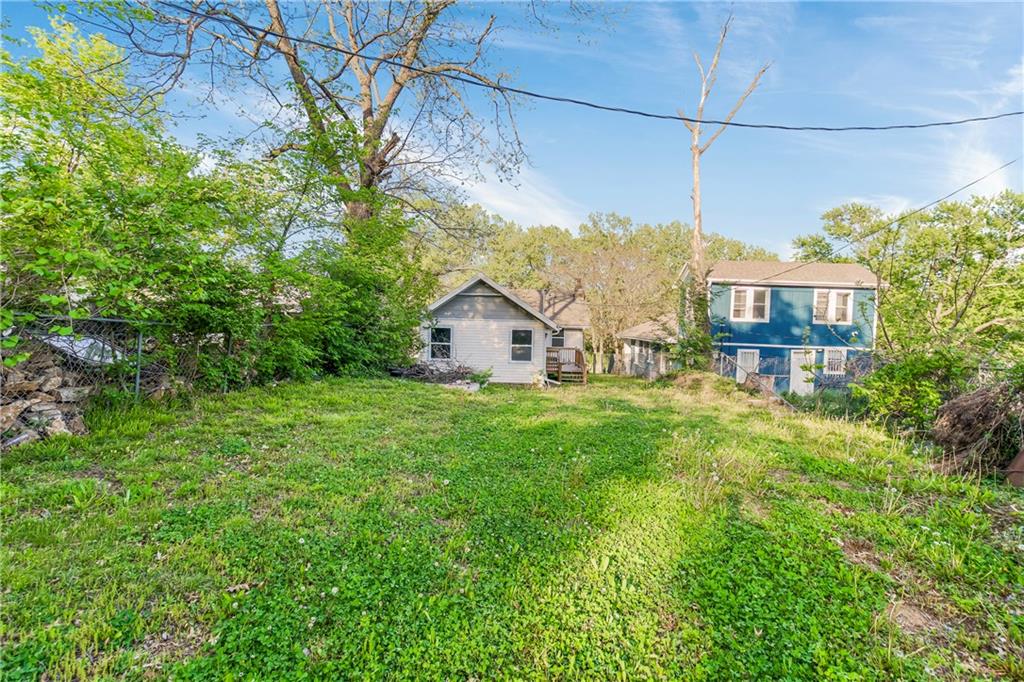 2722 Raytown Road Kansas City, MO 64128 - Photo 17 of 18
