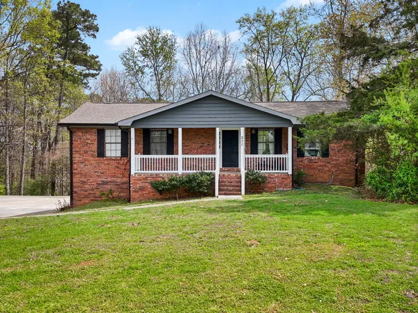 $315,000 | 211 Lakeview Drive Southeast, Dalton, GA 30721