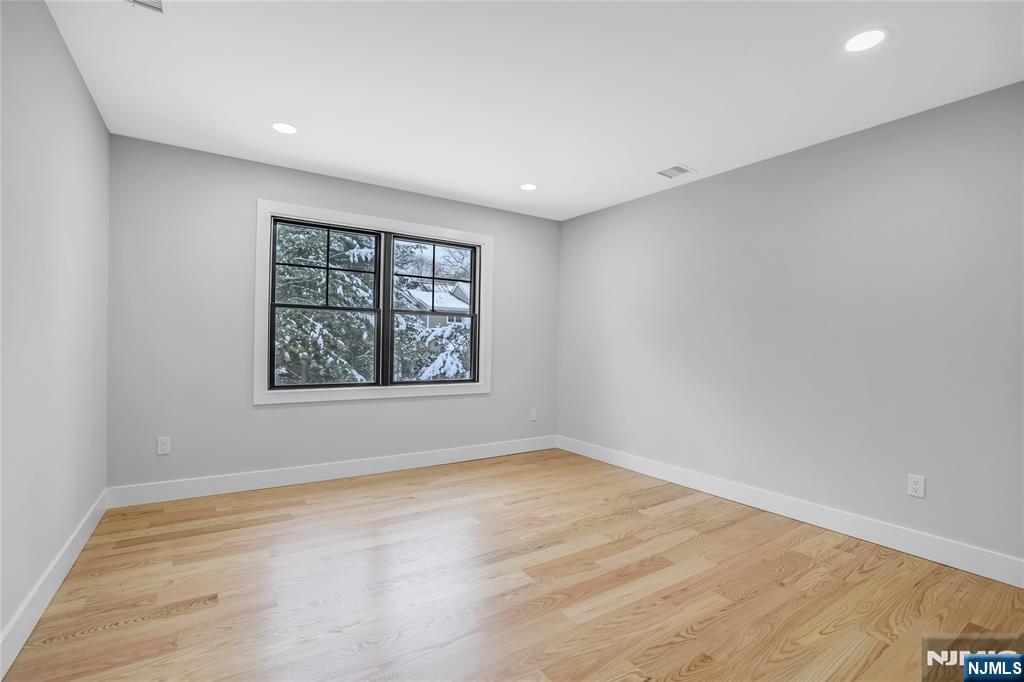 166 Forest Road Glen Rock, NJ 07452 - Photo 19 of 30