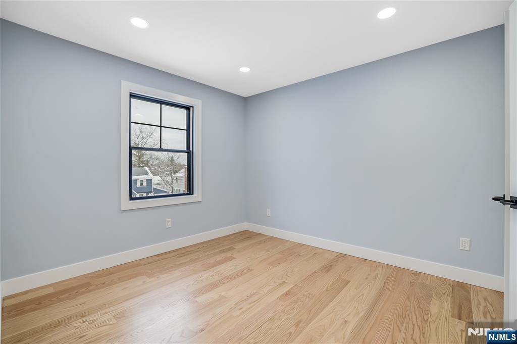 166 Forest Road Glen Rock, NJ 07452 - Photo 23 of 30