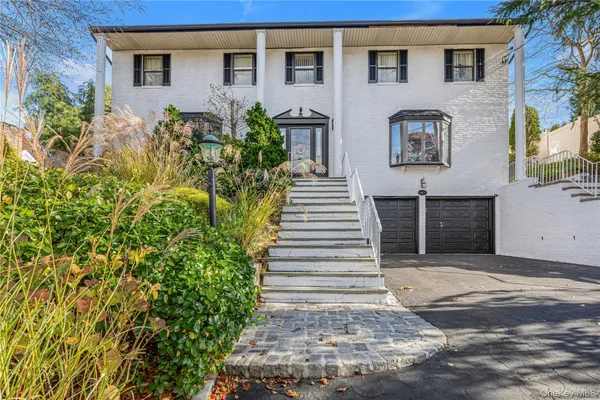 $1,495,000 | 2 T Coolidge Avenue, Glen Head, NY 11545