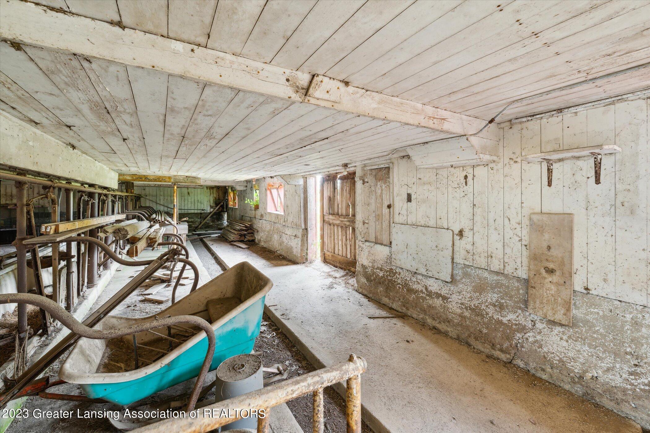 15595 Howe Road Eagle, MI 48822 - Photo 59 of 90 059-15595-Howe-Rd-Portland-MI-48875-Wind