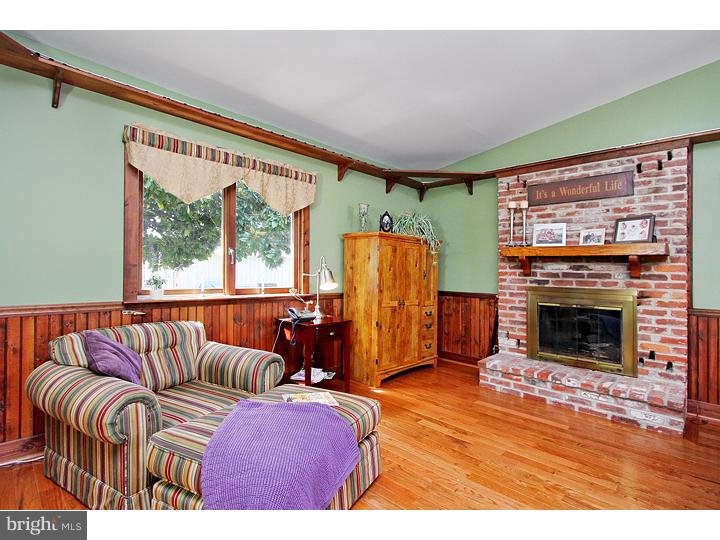 255 Jessups Mill Road Clarksboro, NJ 08020 - Photo 9 of 25 Family Room