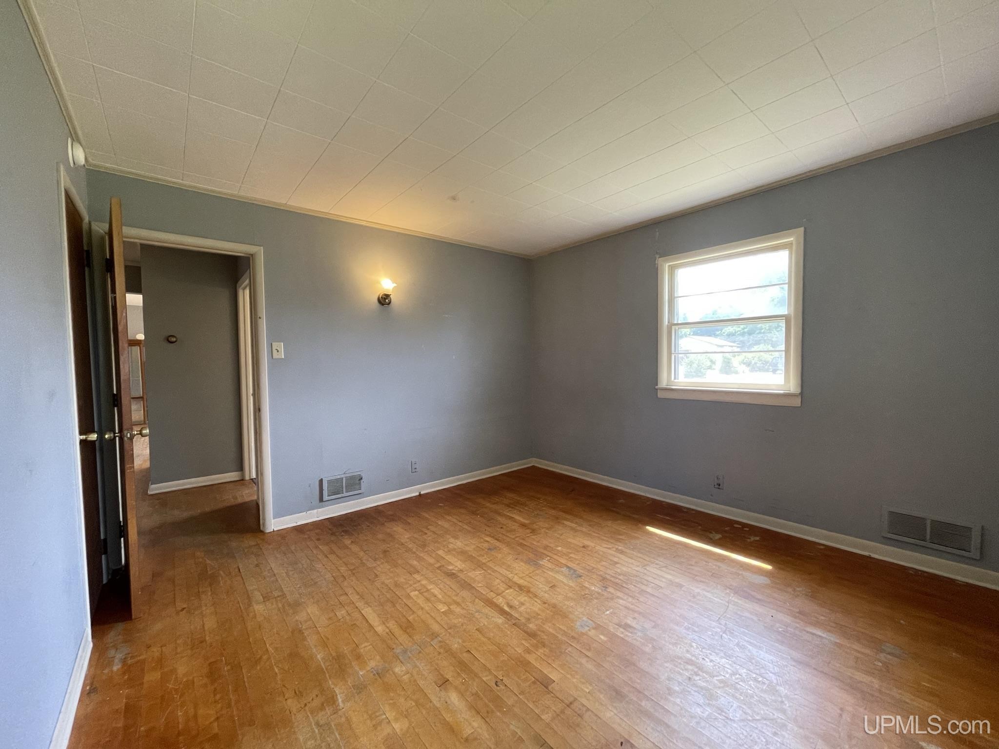102 West Fall Street L'Anse, MI 49946 - Photo 21 of 43