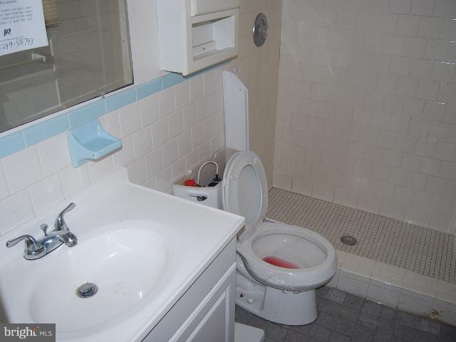 4933 Temple Hill Road Temple Hills, MD 20748 - Photo 8 of 30 Bath