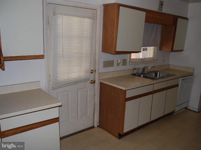 4933 Temple Hill Road Temple Hills, MD 20748 - Photo 9 of 30 Kitchen