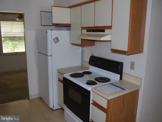 4933 Temple Hill Road Temple Hills, MD 20748 - Photo 10 of 30 Kitchen
