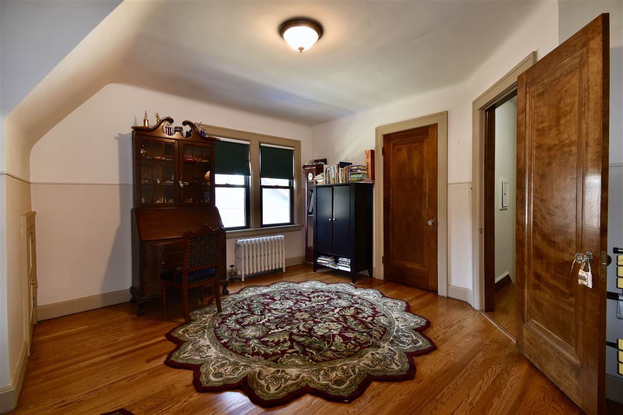 826 Barrington Road Grosse Pointe, MI 48230 - Photo 24 of 31 50024897-23.JPG
