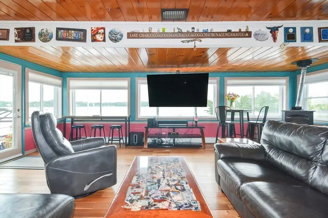 $1,299,999 | 2 South Point Road, Webster, MA 01570