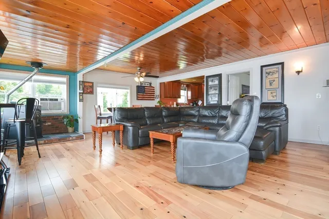 $1,299,999 | 2 South Point Road, Webster, MA 01570