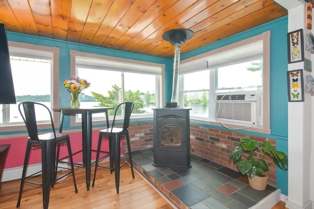 $1,299,999 | 2 South Point Road, Webster, MA 01570