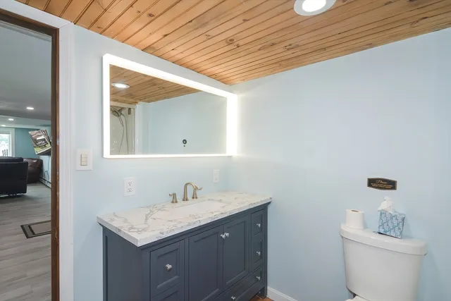 $1,299,999 | 2 South Point Road, Webster, MA 01570