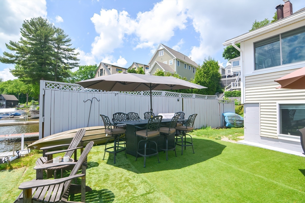 2 South Point Road Webster, MA 01570 - Photo 9 of 42