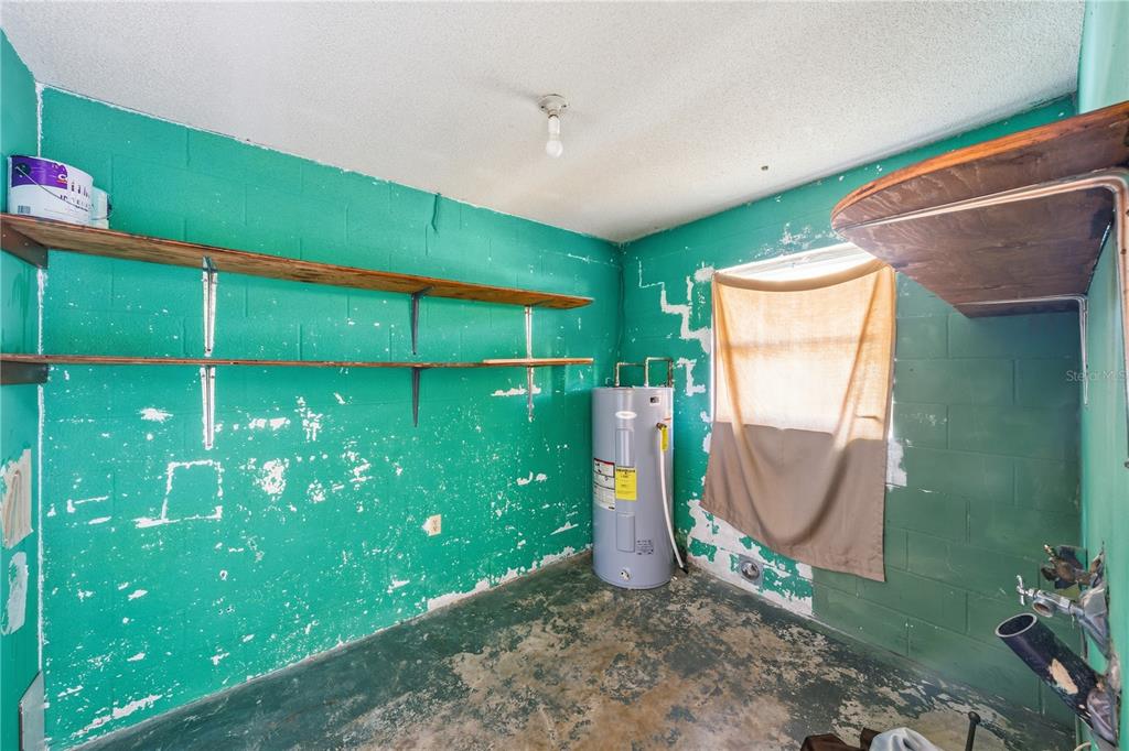 2701 Southwest 15th Street Ocala, FL 34474 - Photo 22 of 38 a view of a backyard of a house