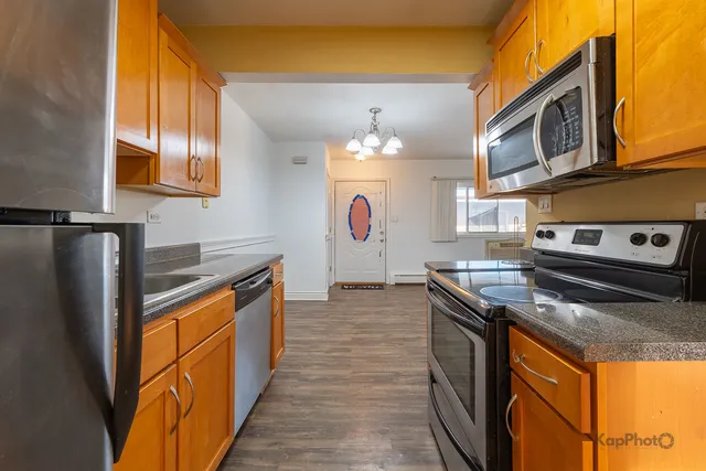 $99,500 | 4309 South Harlem Avenue, Unit 6, Riverside, IL 60402