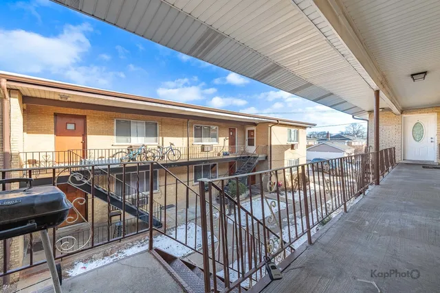 $99,500 | 4309 South Harlem Avenue, Unit 6, Riverside, IL 60402