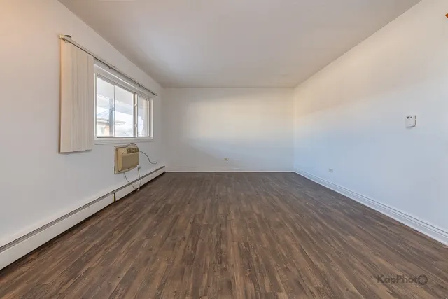 $99,500 | 4309 South Harlem Avenue, Unit 6, Riverside, IL 60402