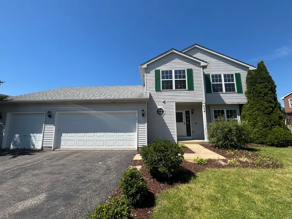 $439,900 | 654 Anderson Drive, Lake In The Hills, IL 60156