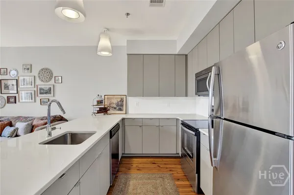 $400,000 | 310 West Broughton Street, Unit 3002, Savannah, GA 31401