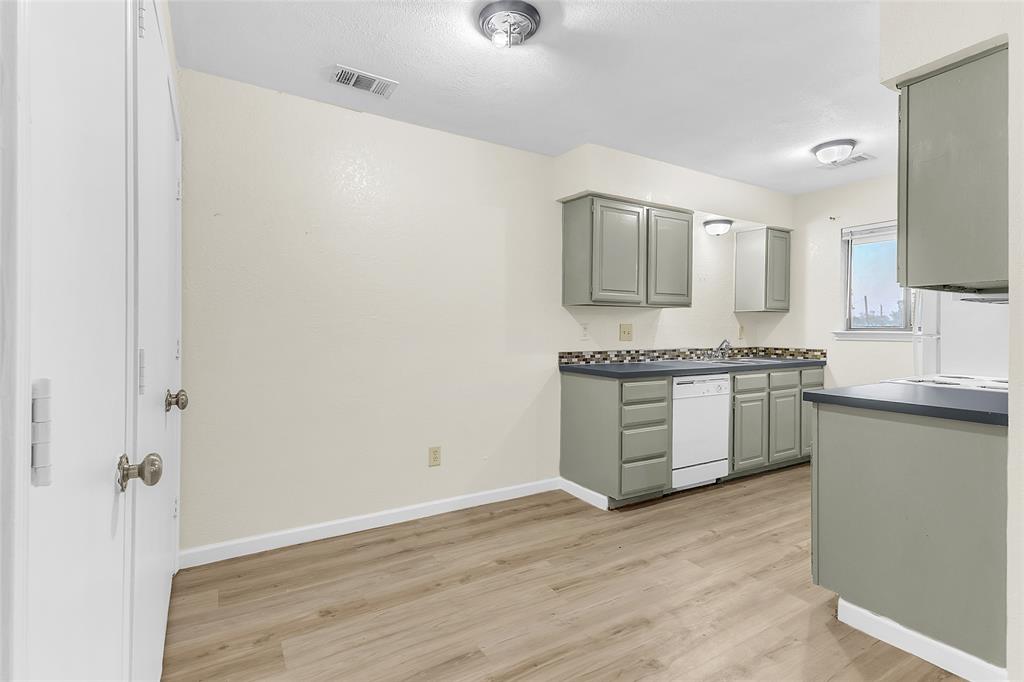 211 West Trinity Street, Unit D Forney, TX 75126 - Photo 5 of 15