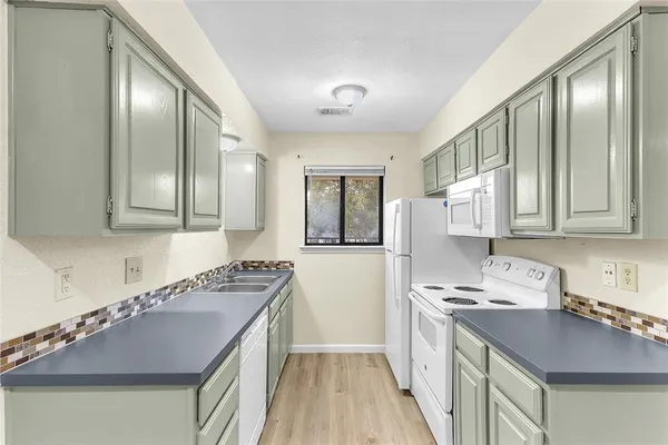 $1,200 | 211 West Trinity Street, Unit D, Forney, TX 75126