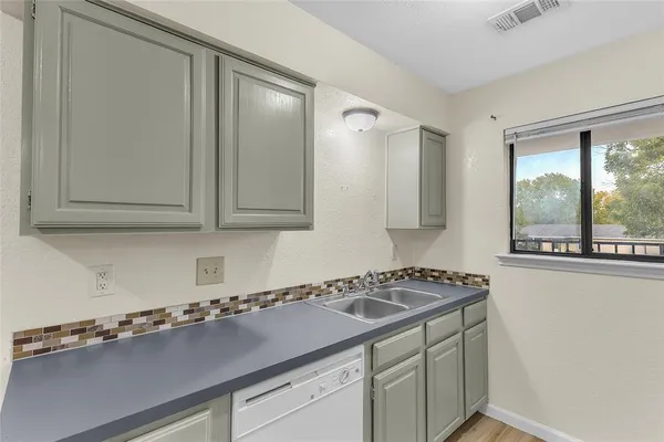 $1,200 | 211 West Trinity Street, Unit D, Forney, TX 75126