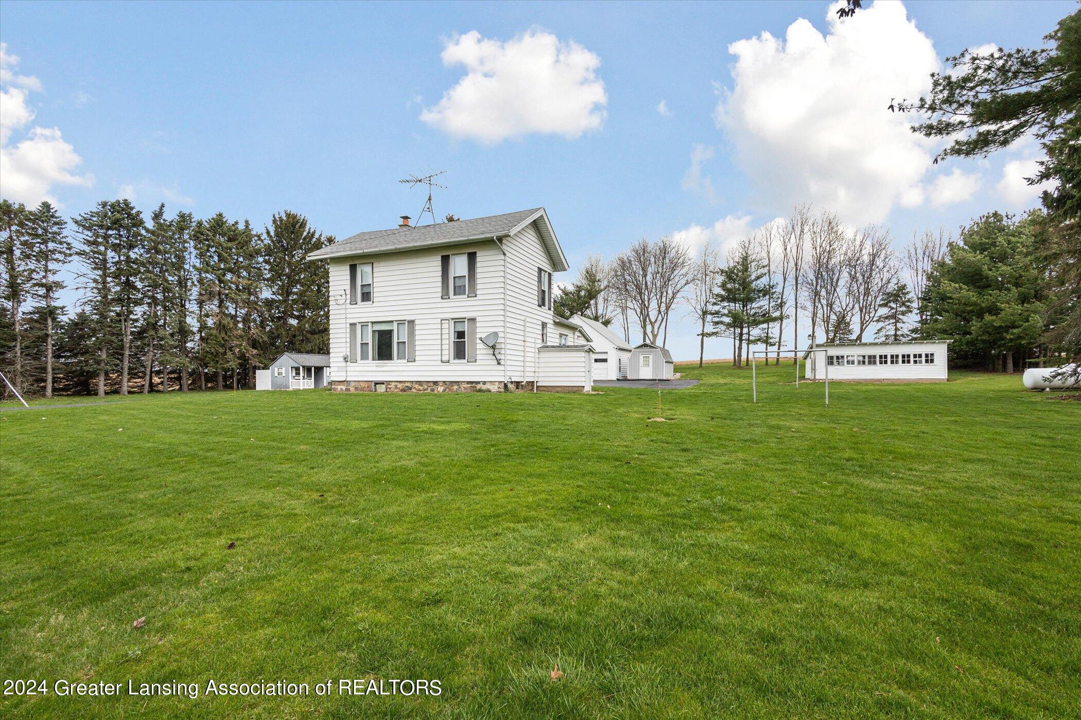 2909 East Clark Road Bath, MI 48808 - Photo 4 of 31 04-2909-E-Clark-Rd-Bath-Twp-MI-48808-Win