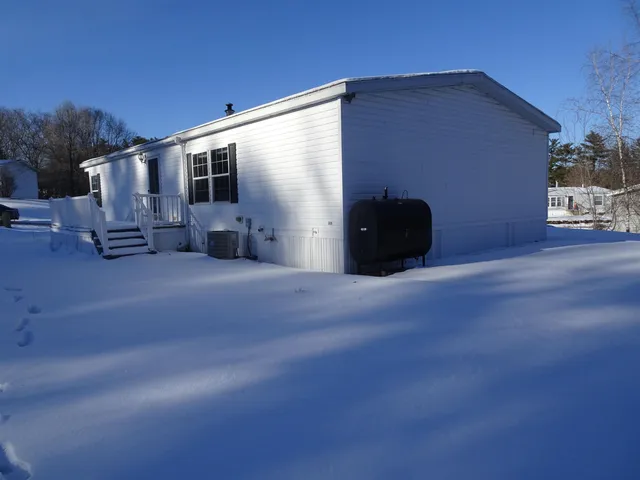 $159,900 | 74 Seneca Street, Rochester, NH 03867