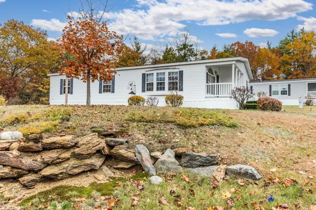 $179,900 | 74 Seneca Street, Rochester, NH 03867