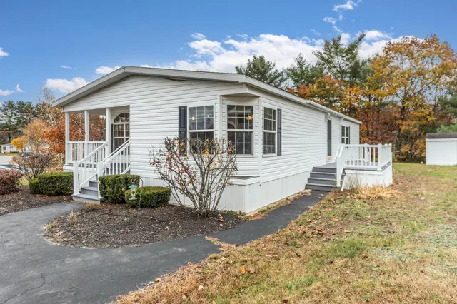 $179,900 | 74 Seneca Street, Rochester, NH 03867