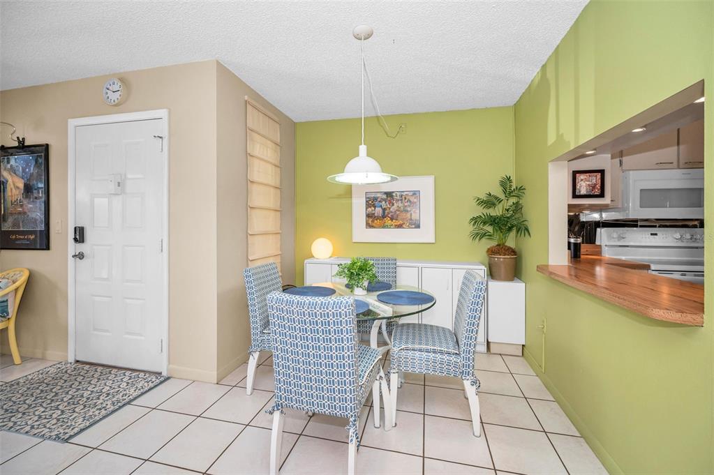 2642 Pine Ridge Way South, Unit D2 Palm Harbor, FL 34684 - Photo 14 of 63