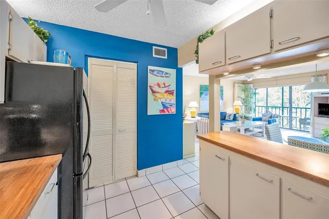 $149,900 | 2642 Pine Ridge Way South, Unit D2, Palm Harbor, FL 34684