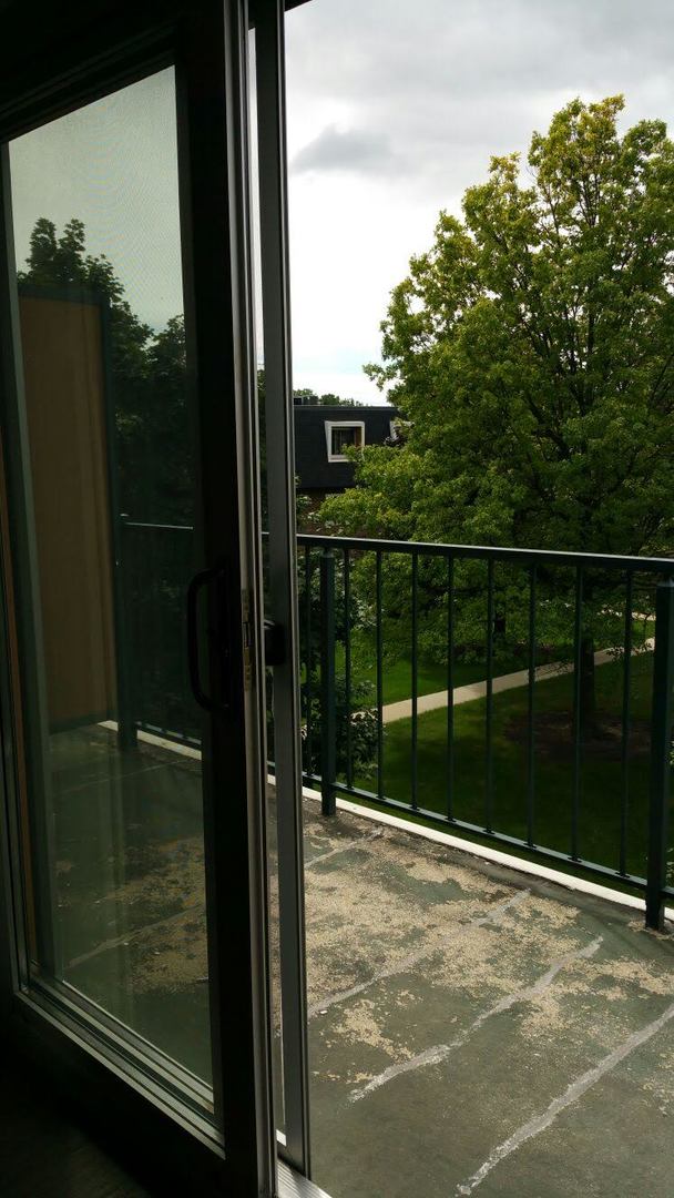 3220 Sanders Road, Unit 3B Northbrook, IL 60062 - Photo 8 of 11 a view of a balcony