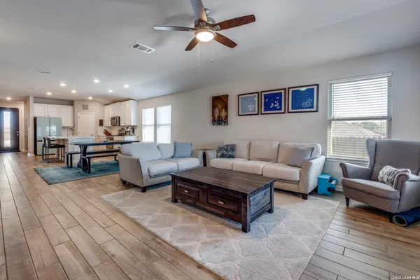 $2,500 | 344 Quinton Bend, Cibolo, TX 78108