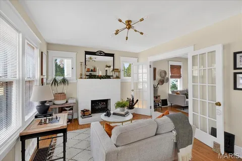 $385,000 | 8 South Moreland Avenue, St. Louis, MO 63122