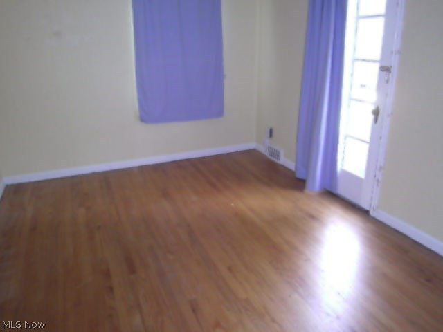 907 Englewood Road Cleveland Heights, OH 44121 - Photo 10 of 12