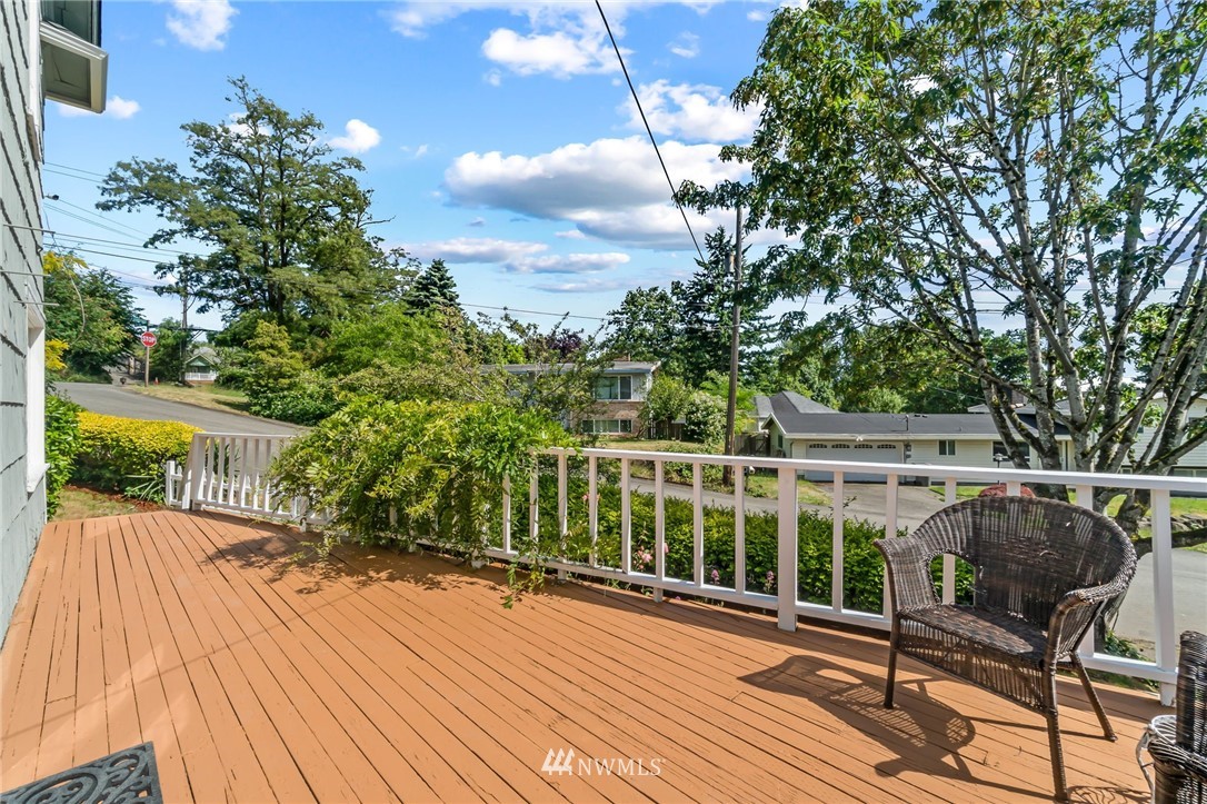 6135 South Langston Road Seattle, WA 98178 - Photo 8 of 34 Gallery Image 8