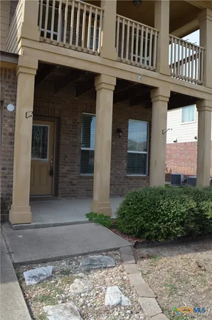 a view of a entrance of the house