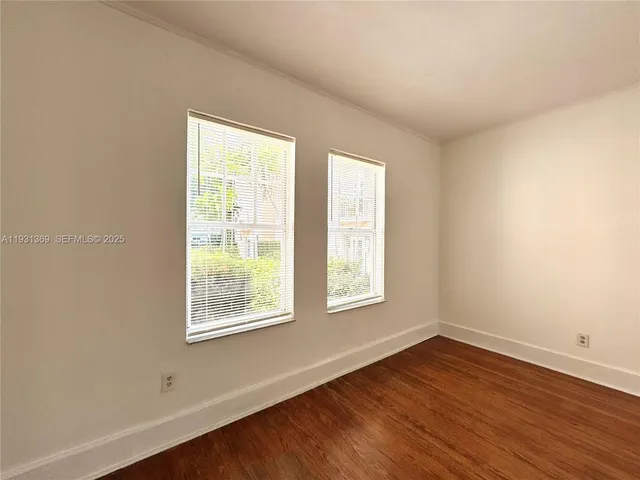 $2,100 | 756 Meridian Avenue, Unit 9, Miami Beach, FL 33139