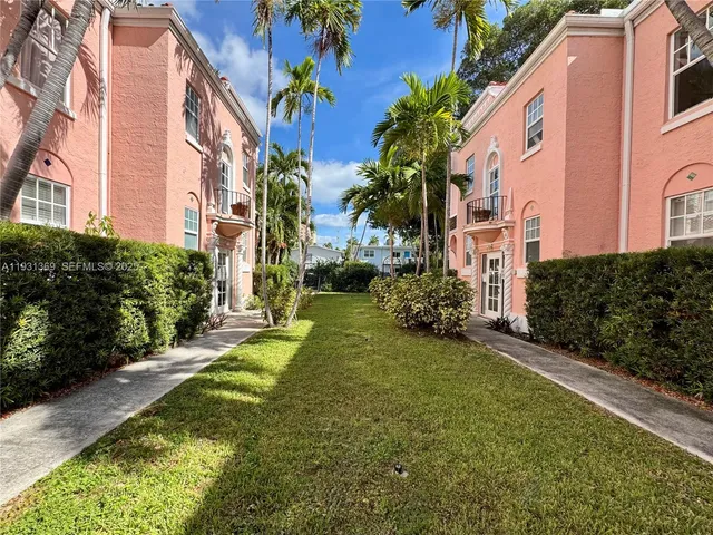 $2,100 | 756 Meridian Avenue, Unit 9, Miami Beach, FL 33139