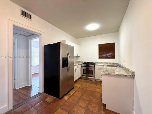 $2,100 | 756 Meridian Avenue, Unit 9, Miami Beach, FL 33139