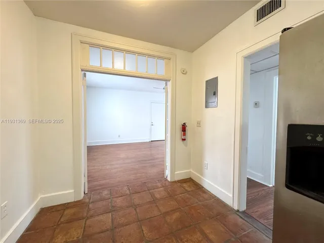 $2,100 | 756 Meridian Avenue, Unit 9, Miami Beach, FL 33139