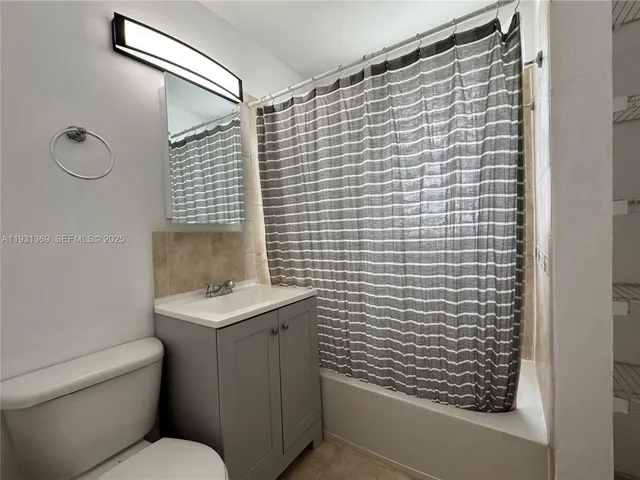$2,100 | 756 Meridian Avenue, Unit 9, Miami Beach, FL 33139
