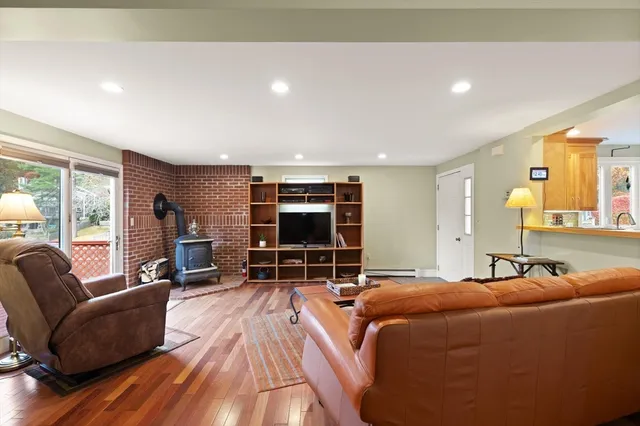 $749,999 | 320 Pillings Pond Road, Lynnfield, MA 01940