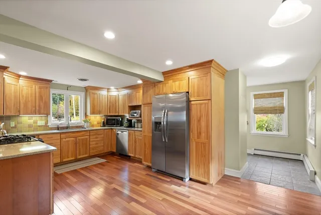 $749,999 | 320 Pillings Pond Road, Lynnfield, MA 01940