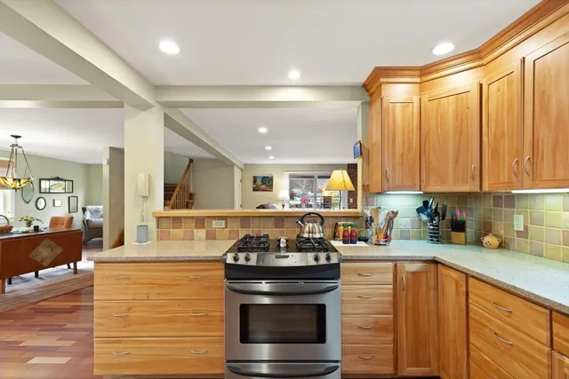 $749,999 | 320 Pillings Pond Road, Lynnfield, MA 01940